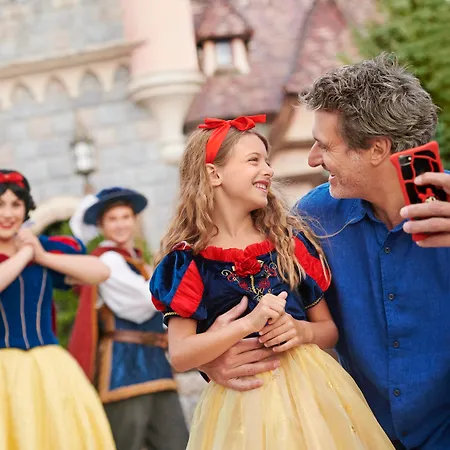 New York - The Art Of Marvel Hotel